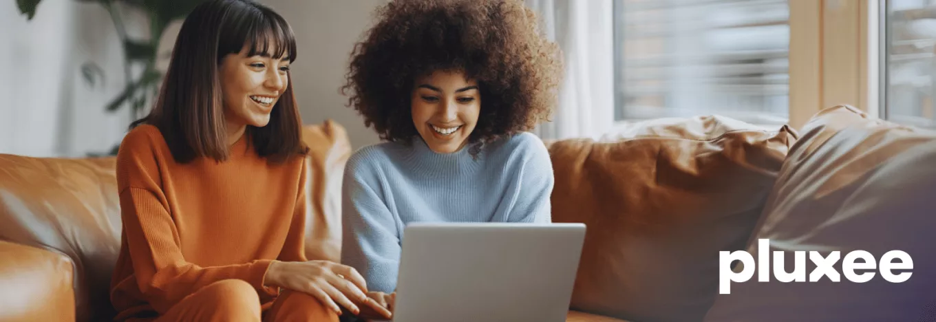 Empleadas se benefician sus prestaciones laborales con Pluxee Digital