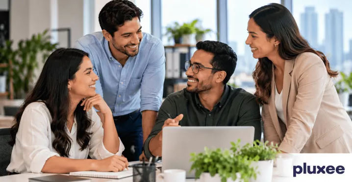 Equipo de trabajo conviviendo